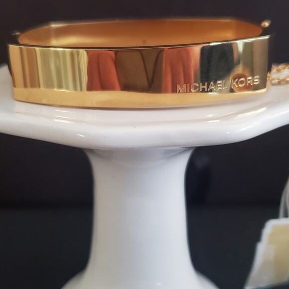 Michael Kors Hinged Bangle Rectangular Yellow Gold Tone Safety Clasp Signed NWT - Picture 10 of 10